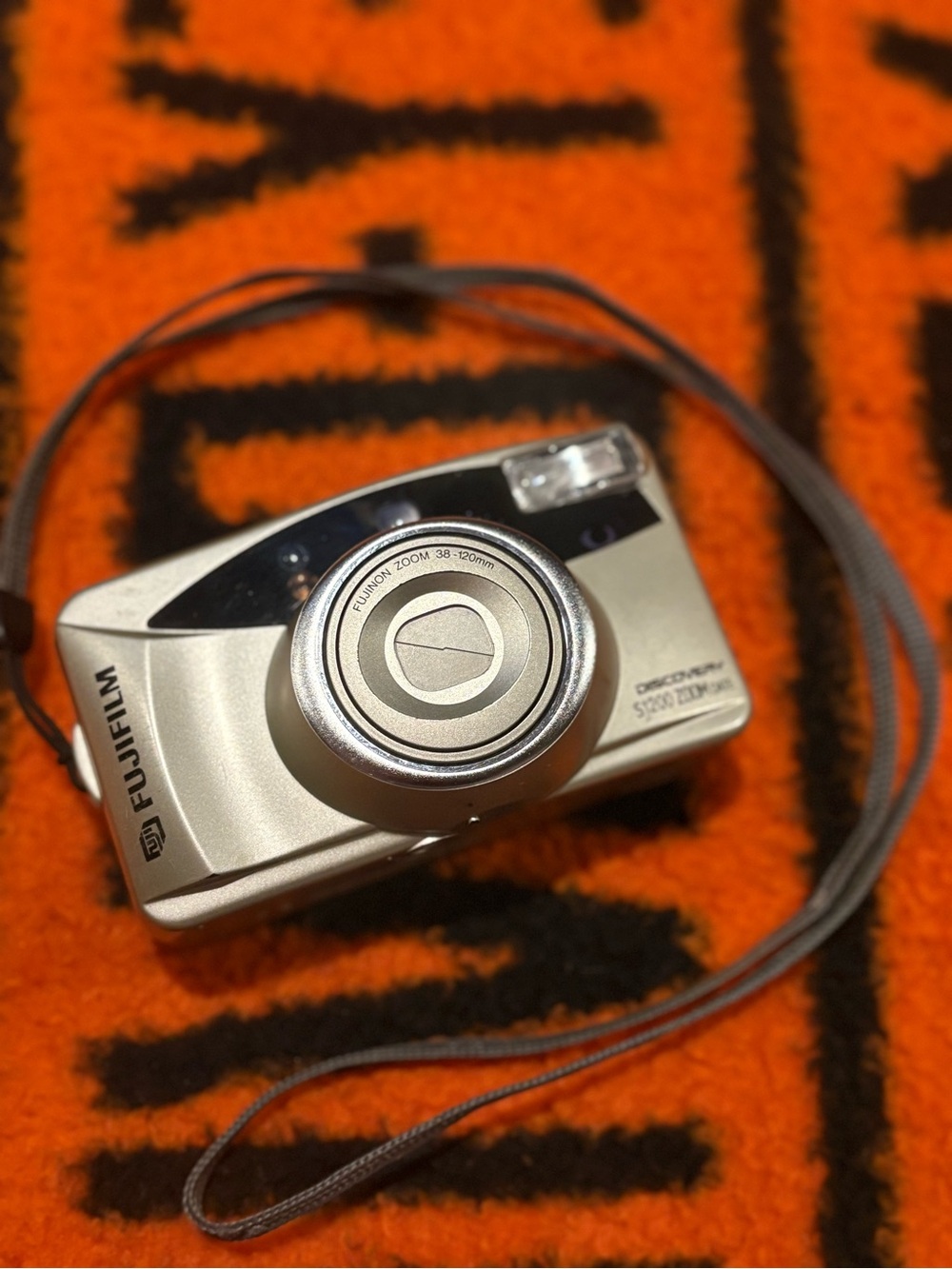 VINTAGE FUJIFILM DISCOVERY S1200 ZOOM DATE